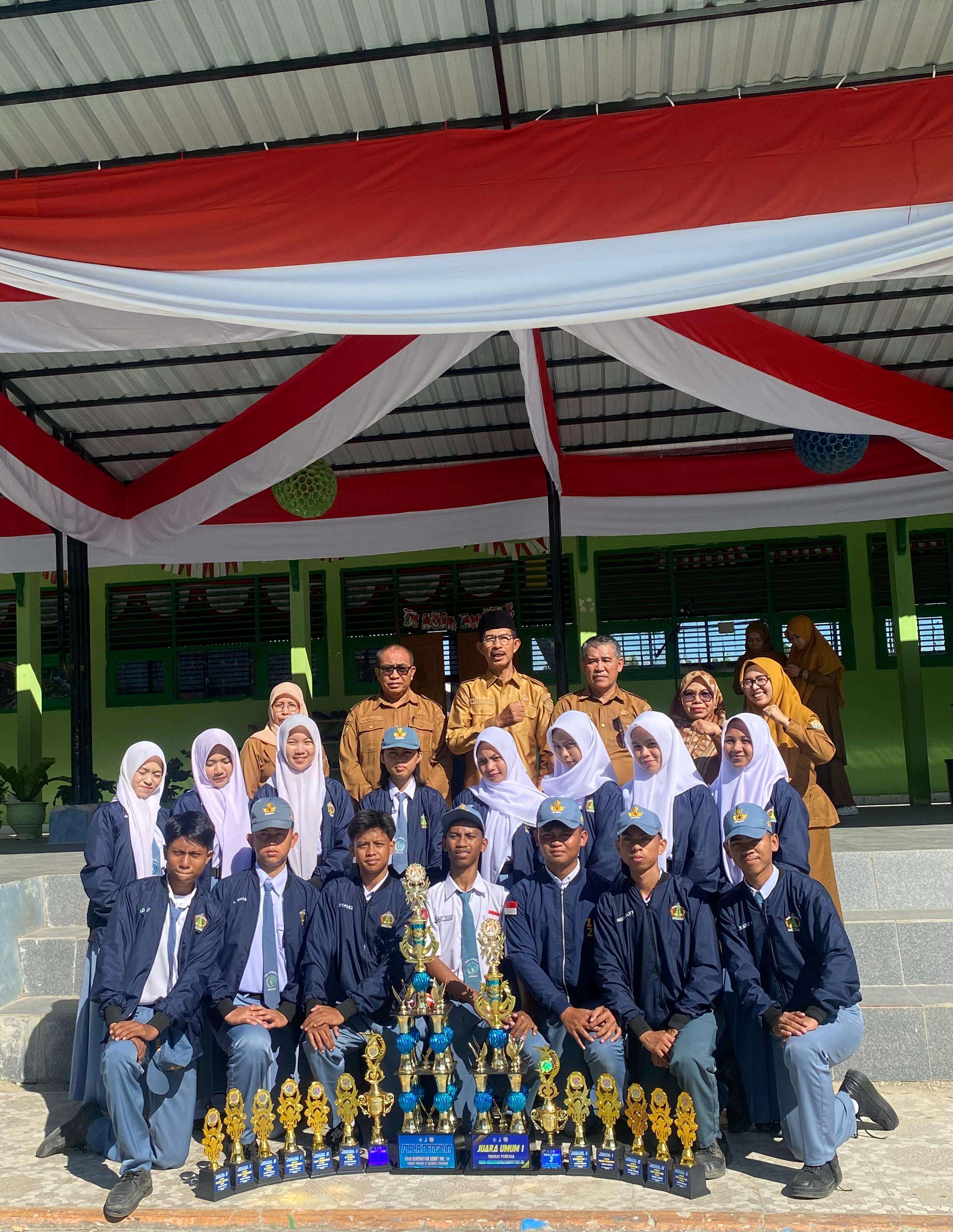 Penyerahan Piagam dan Piala Gold Generation Scout Vol. 3 Pramuka Wonua Sakti